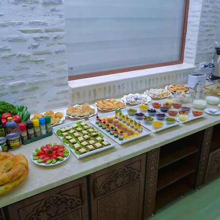 בוקורו Antique Hotel Imran מראה חיצוני תמונה
