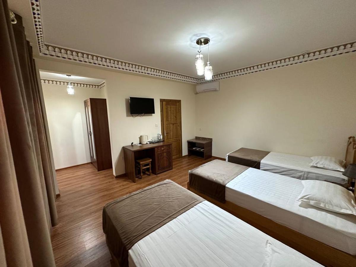 בוקורו Antique Hotel Imran מראה חיצוני תמונה
