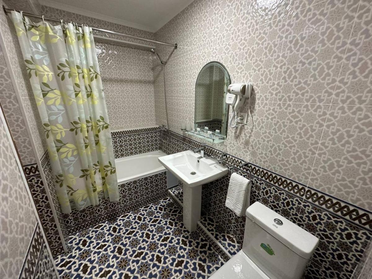 בוקורו Antique Hotel Imran מראה חיצוני תמונה