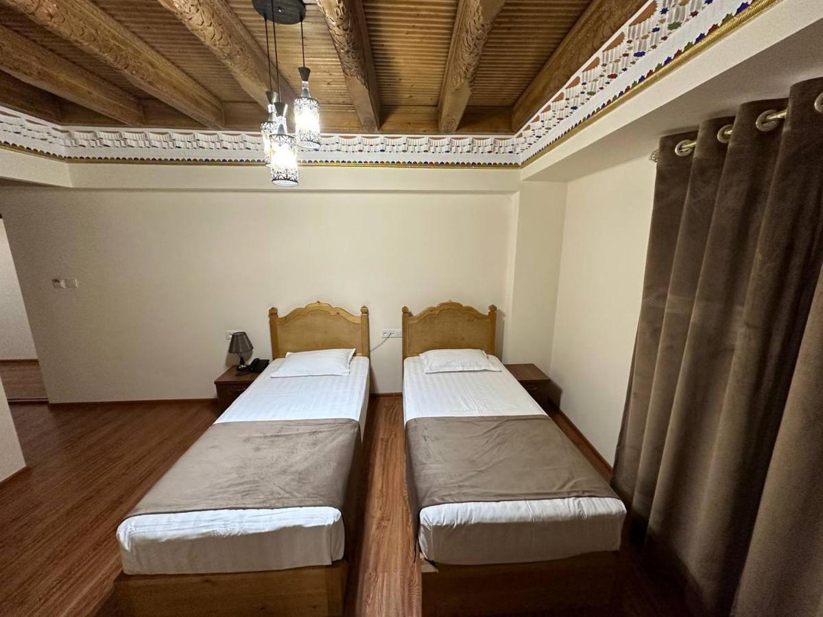 בוקורו Antique Hotel Imran מראה חיצוני תמונה