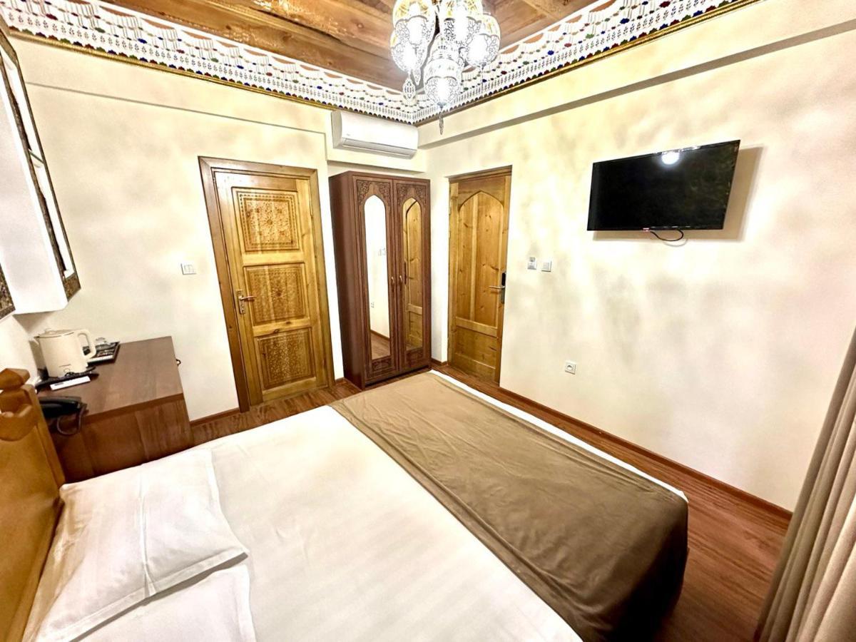 בוקורו Antique Hotel Imran מראה חיצוני תמונה