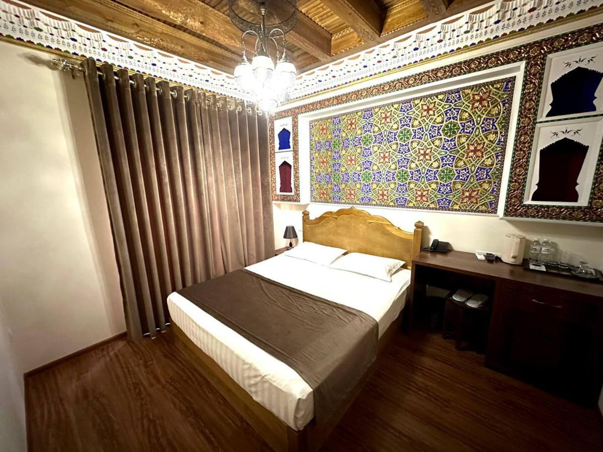 בוקורו Antique Hotel Imran מראה חיצוני תמונה