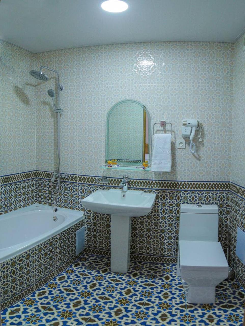 בוקורו Antique Hotel Imran מראה חיצוני תמונה
